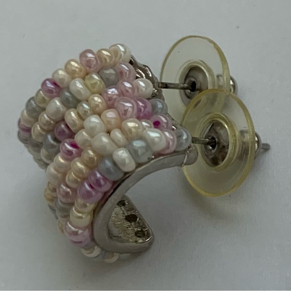 Vintage 1950s Tonal Pastel Colors Faux Pearls 3/4 Hoop Circle Pierced Earrings - Picture 6 of 11